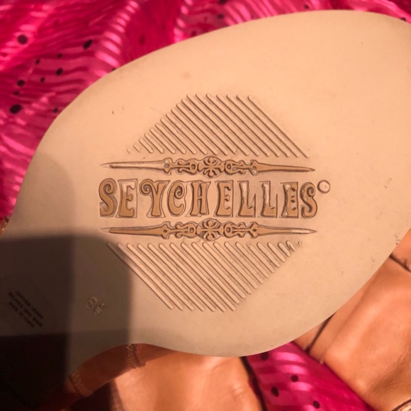 Seychelles, 8.5 Tan Chunky Heel Mid Calf Boot - Picture 6 of 10